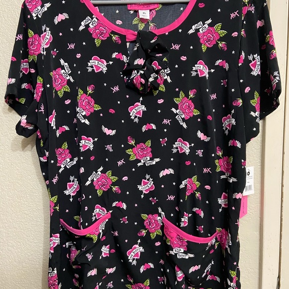 SOLD Betsey Johnson Scrub Top - Picture 3 of 7